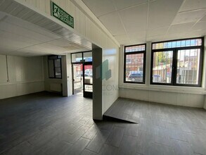 Light Industrial in Argenteuil to rent Interior Photo- Image 1 of 12