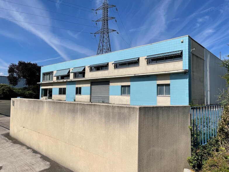 Light Industrial in Gennevilliers to rent - Building Photo - Image 2 of 13