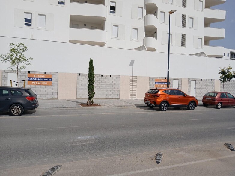 Retail in SEVILLA for sale - Building Photo - Image 2 of 3