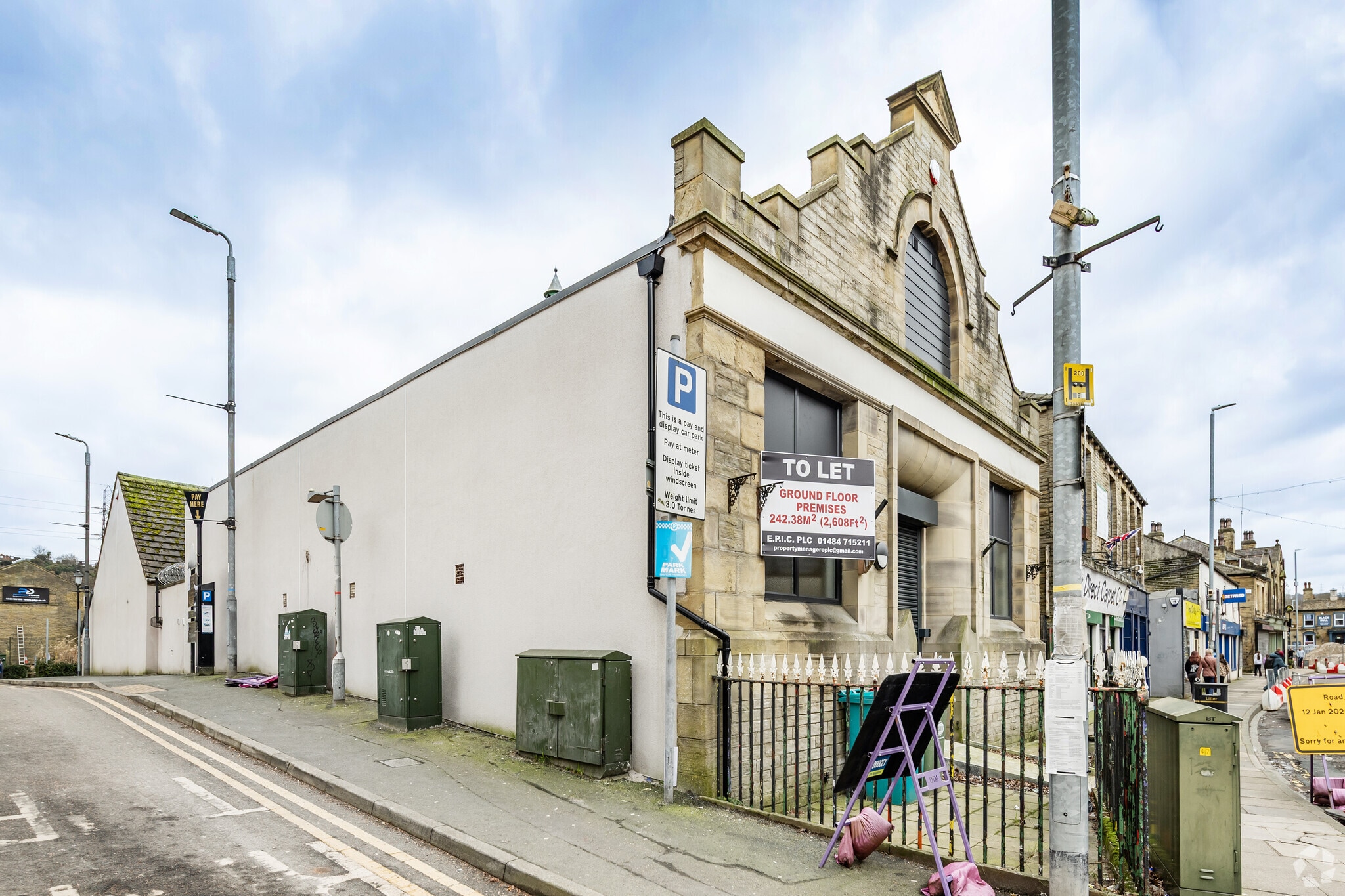 13 Bethel St, Brighouse to rent Primary Photo- Image 1 of 3