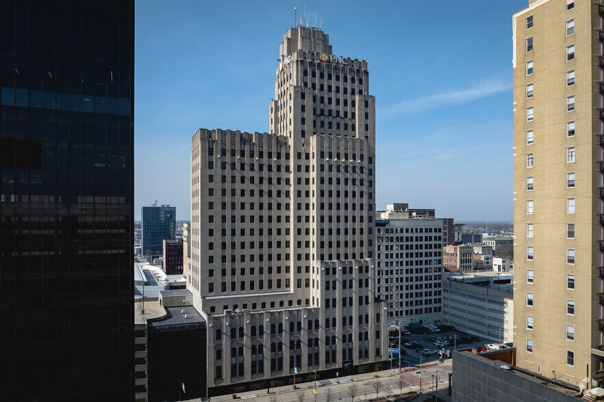 405 Madison Ave, Toledo, OH for sale - Primary Photo - Image 1 of 21