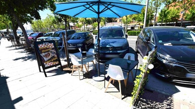 Retail in Boadilla del Monte, Madrid to rent Building Photo- Image 2 of 17