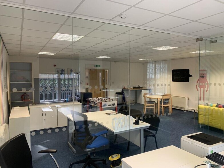 Wheatstone Ct, Quedgeley to rent - Interior Photo - Image 2 of 9