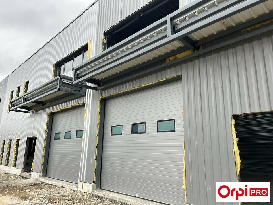 Light Industrial in Bourgoin-Jallieu to rent Building Photo- Image 1 of 6