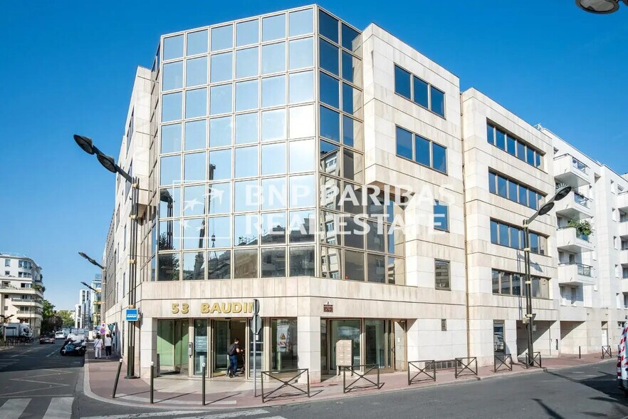 Office in Levallois-Perret to rent - Building Photo - Image 1 of 15