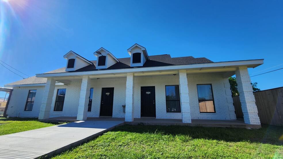 2313 Citrus Ln, Mission, TX for rent - Building Photo - Image 1 of 12