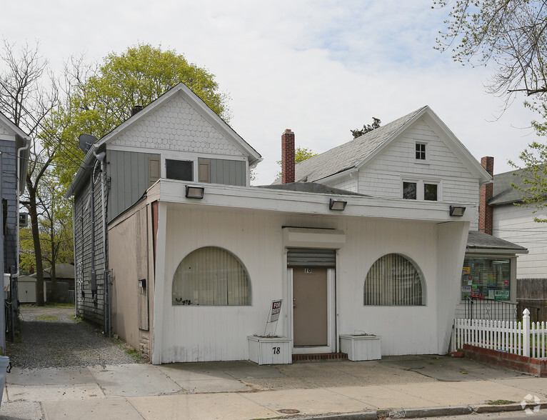 78 Terry St, Patchogue, NY for sale - Primary Photo - Image 1 of 3