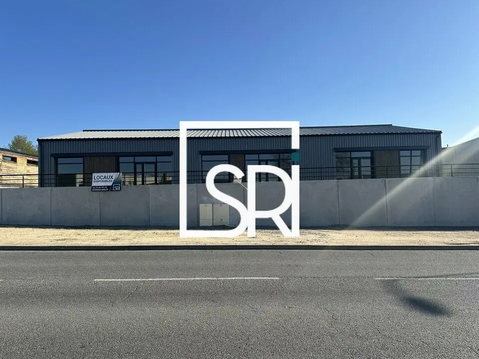 Location Entrepôt 140 m² à 436 m² - Photo 1