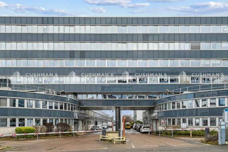 10-22 Rue D'Arras, Nanterre to rent Building Photo- Image 1 of 19