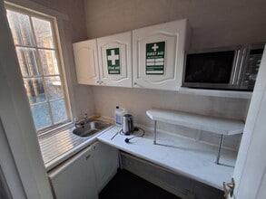 7-8 Mill St, Bedford to rent Interior Photo- Image 1 of 3