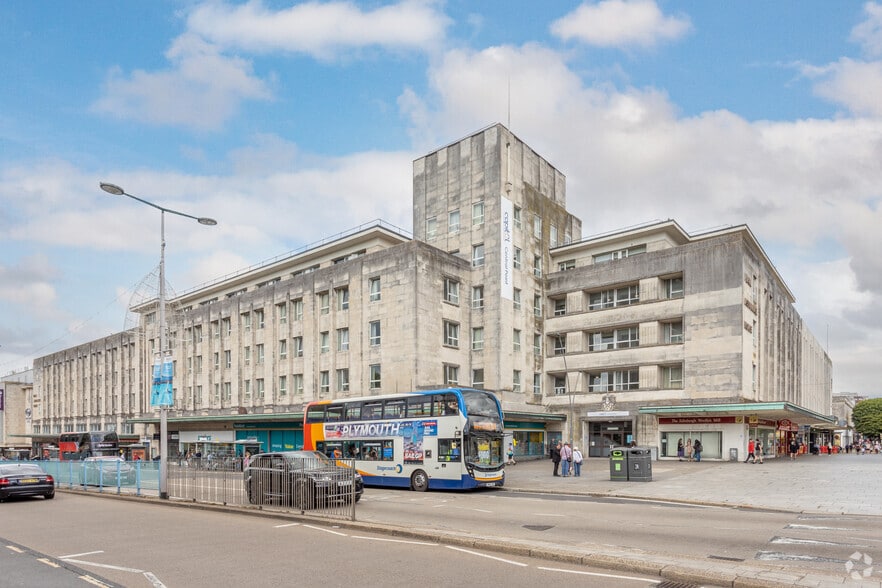 52-117 Armada Way, Plymouth to rent - Building Photo - Image 2 of 6