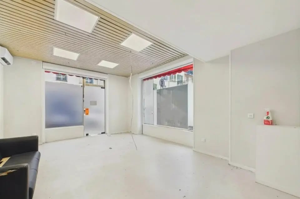 Location Commerce 118 m² - Photo 1