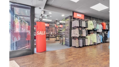 48-50 South St, Romford to rent Interior Photo- Image 1 of 8