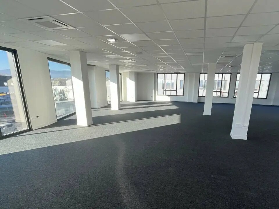 Vente Bureaux 325 m² - Photo 1