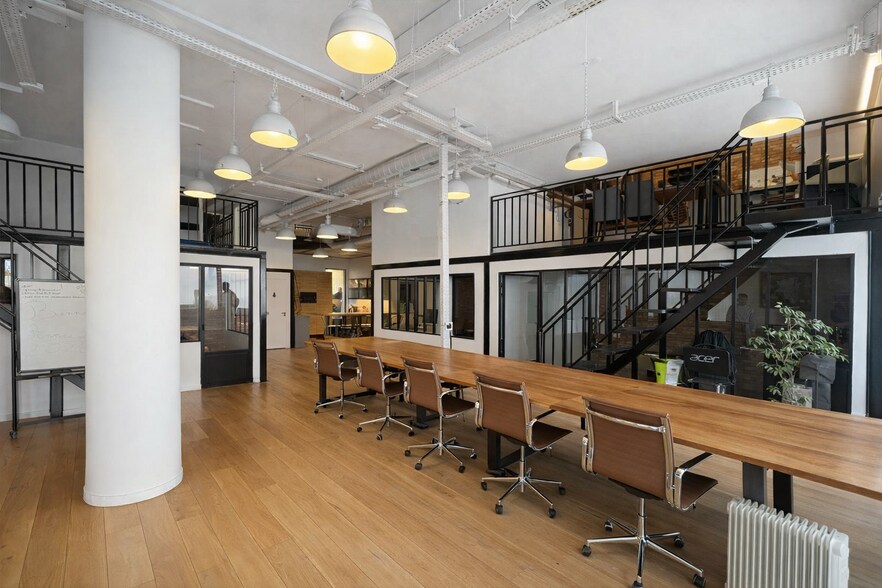 Build-to-Rent in Paris for sale - Building Photo - Image 1 of 5