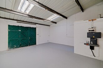 Spindus Rd, Liverpool to rent Interior Photo- Image 2 of 6