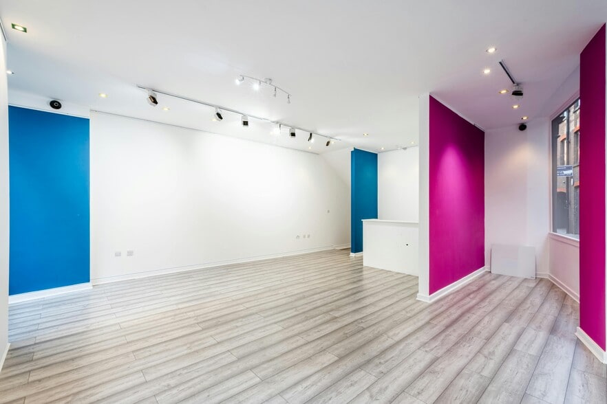 32 Artillery Ln, London to rent - Interior Photo - Image 2 of 19