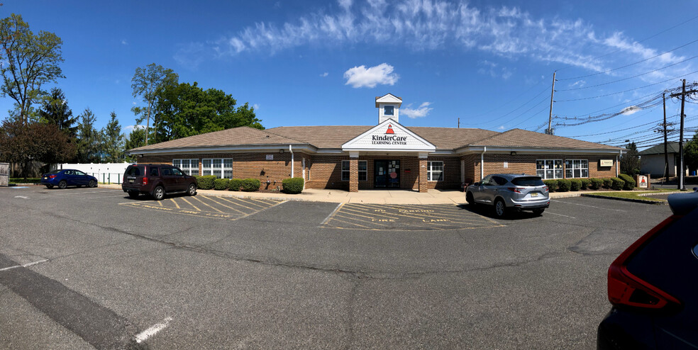 37 Market St, Kenilworth, NJ for rent - Building Photo - Image 3 of 5