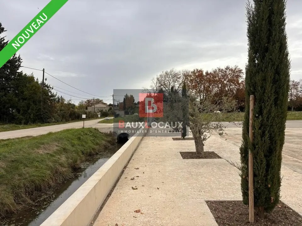 Location Local d'activités 347 m² à 459 m² - Photo 1