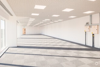 Eastman Edge & Harrow View, Harrow to rent Interior Photo- Image 2 of 5