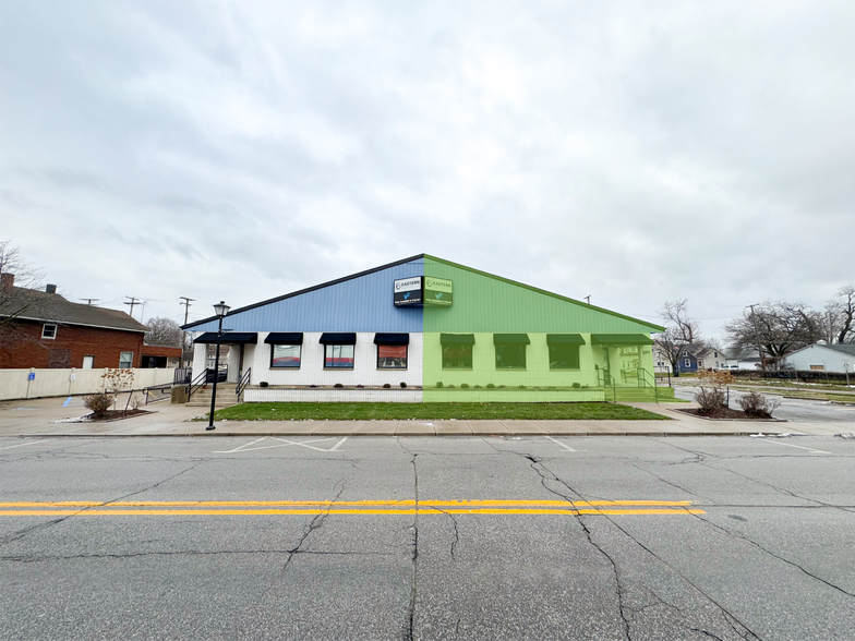 1241 N Wells St, Fort Wayne, IN for rent - Building Photo - Image 1 of 7