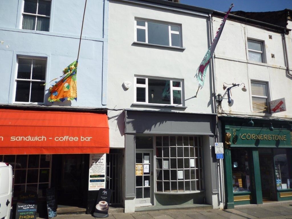 7 Market St, Ulverston for sale Primary Photo- Image 1 of 1