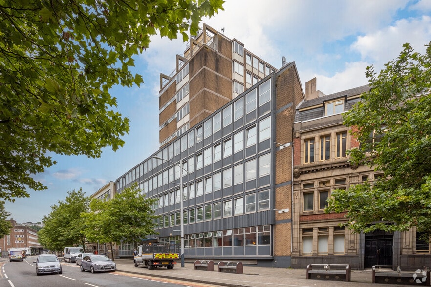 Princess Way, Swansea to rent - Primary Photo - Image 1 of 15