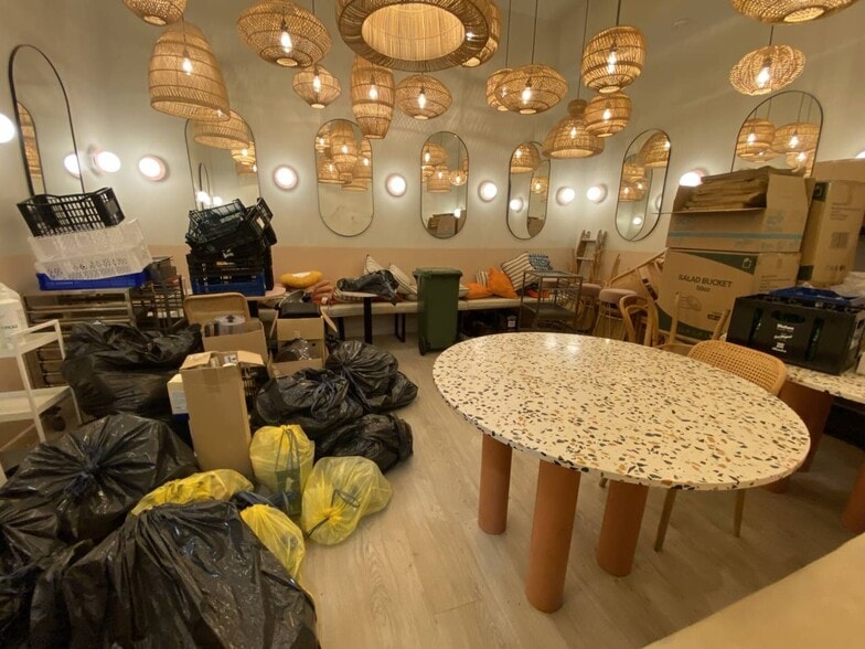 Retail in Barcelona, Barcelona to rent - Interior Photo - Image 3 of 3