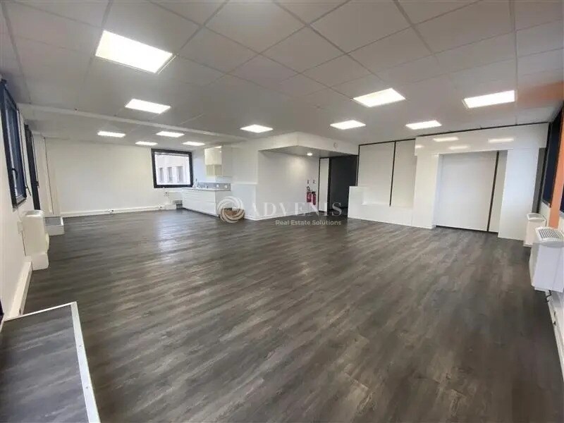 Location Bureaux 170 m² à 1 111 m² - Photo 1