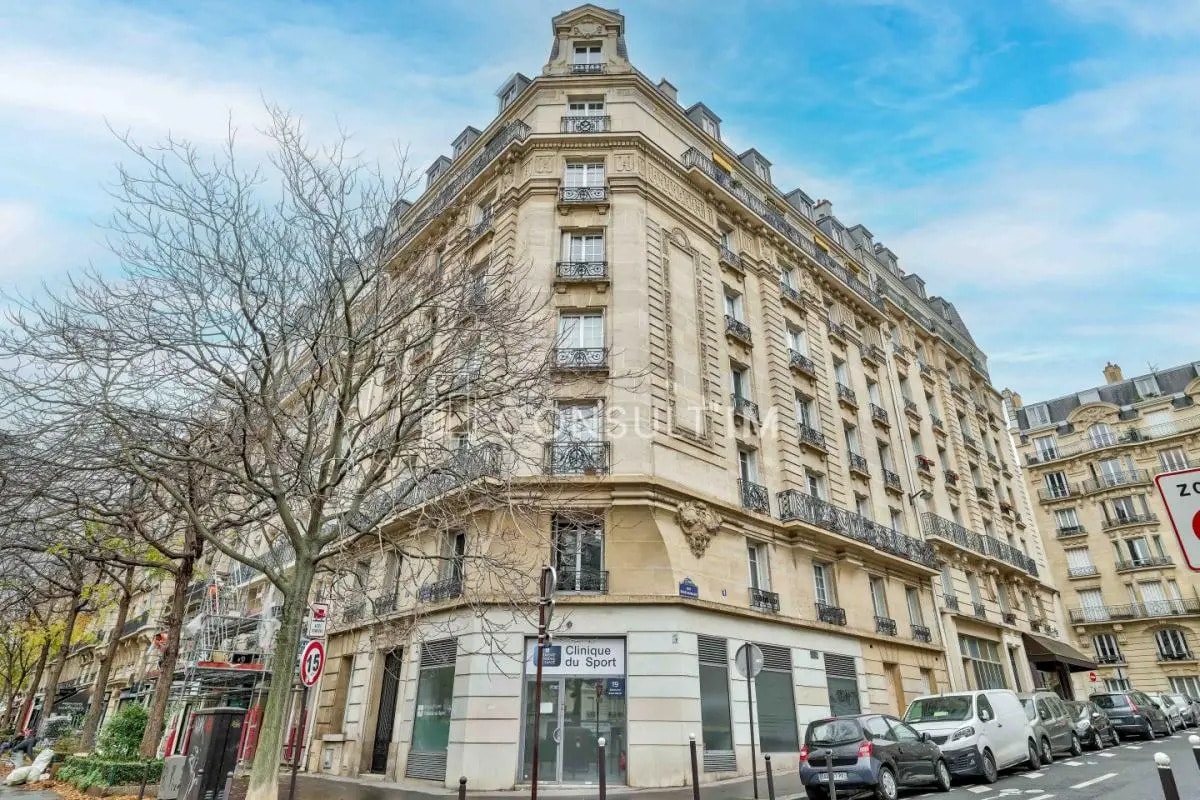 Build-to-Rent in Paris for sale Building Photo- Image 1 of 9