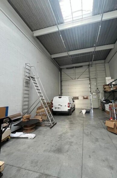 16 Rue De La Grande Borne, Le Mesnil-Amelot to rent - Interior Photo - Image 3 of 3