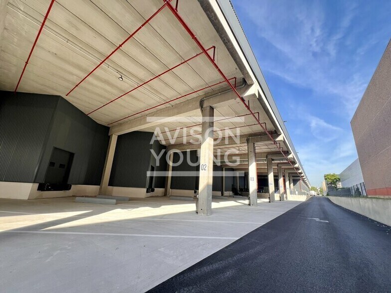 Industrial in Gennevilliers to rent - Building Photo - Image 2 of 4