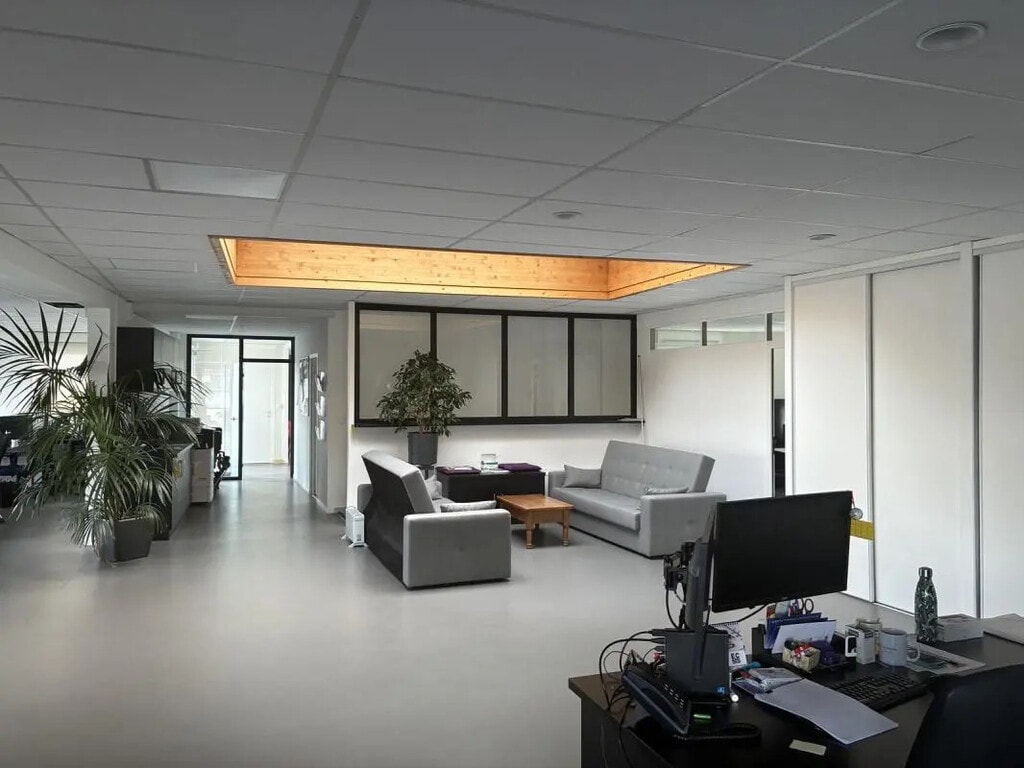 Vente Bureaux 370 m² - Photo 1