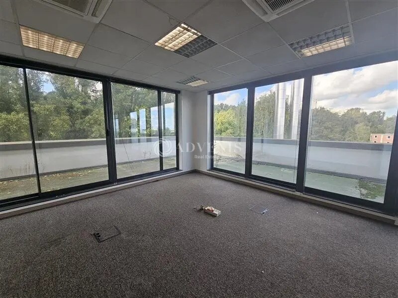 Office in Rosny-sous-Bois to rent Interior Photo- Image 1 of 1
