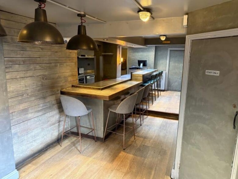 53 Meeting House Ln, Brighton to rent - Interior Photo - Image 1 of 3