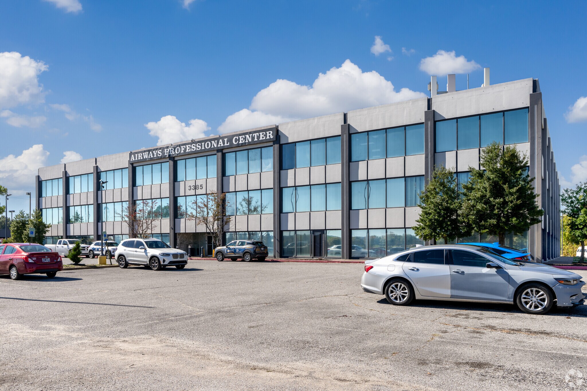 3385 Airways Blvd, Memphis, TN to rent Building Photo- Image 1 of 32