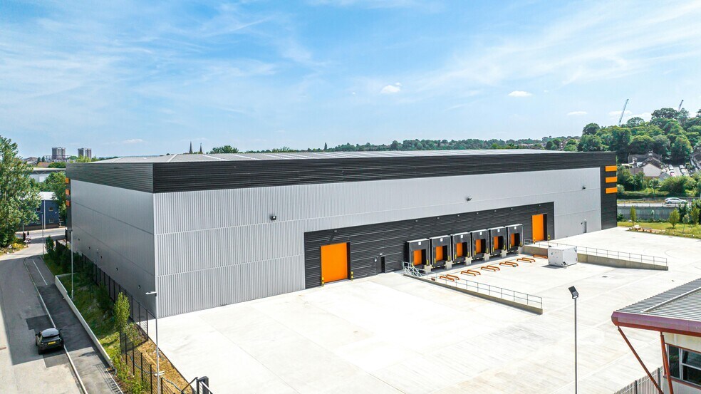 1 Church Manorway, Erith to rent - Building Photo - Image 2 of 17