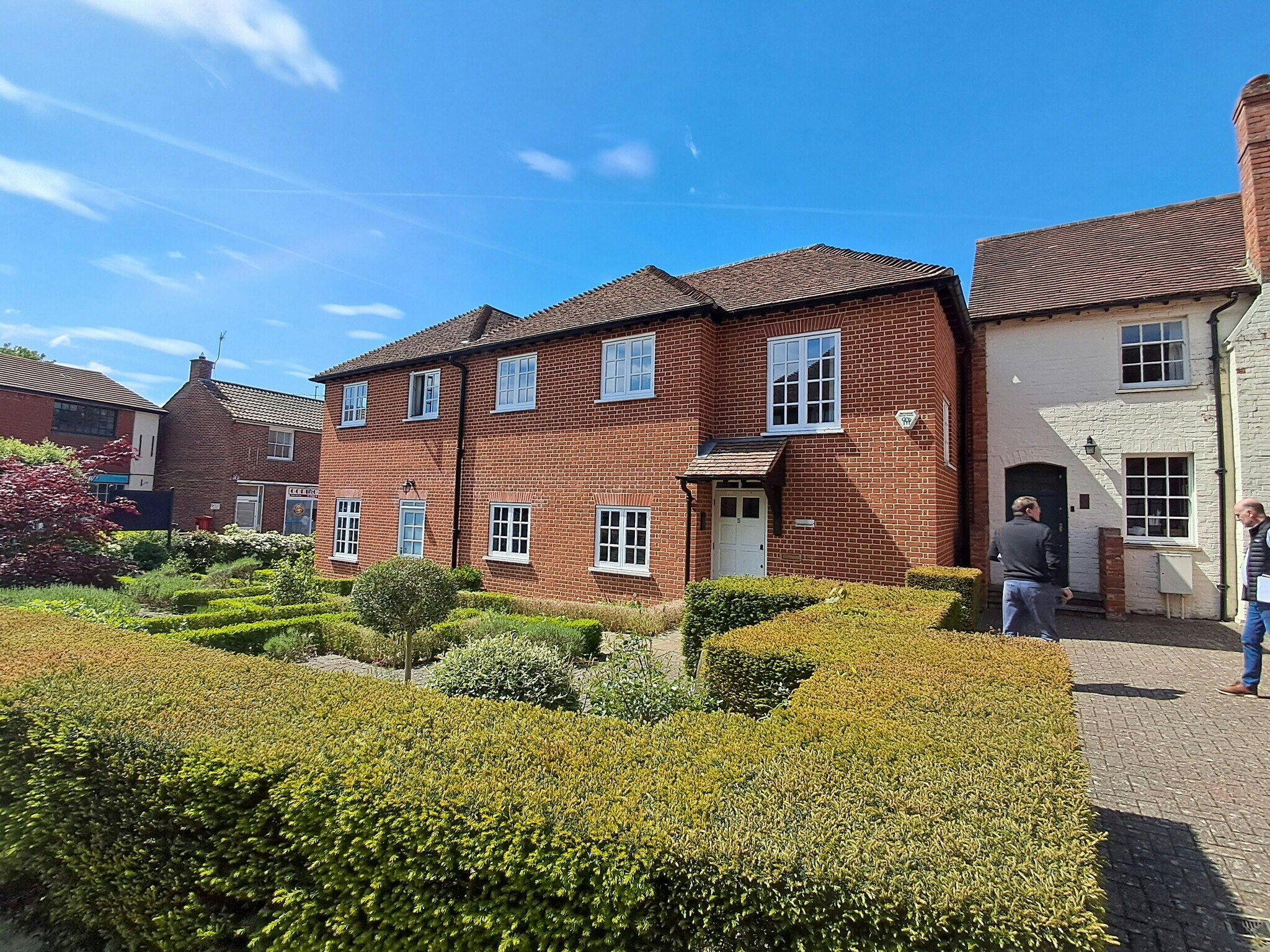 High St, Goring to rent Building Photo- Image 1 of 4