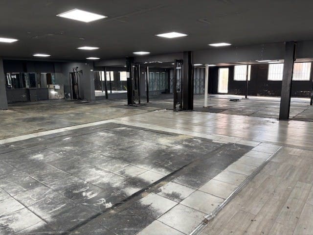 52-54 Alexandra Rd, Enfield to rent - Interior Photo - Image 2 of 4