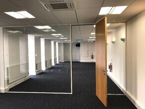 12-15 Packhorse Rd, Gerrards Cross to rent Interior Photo- Image 1 of 3