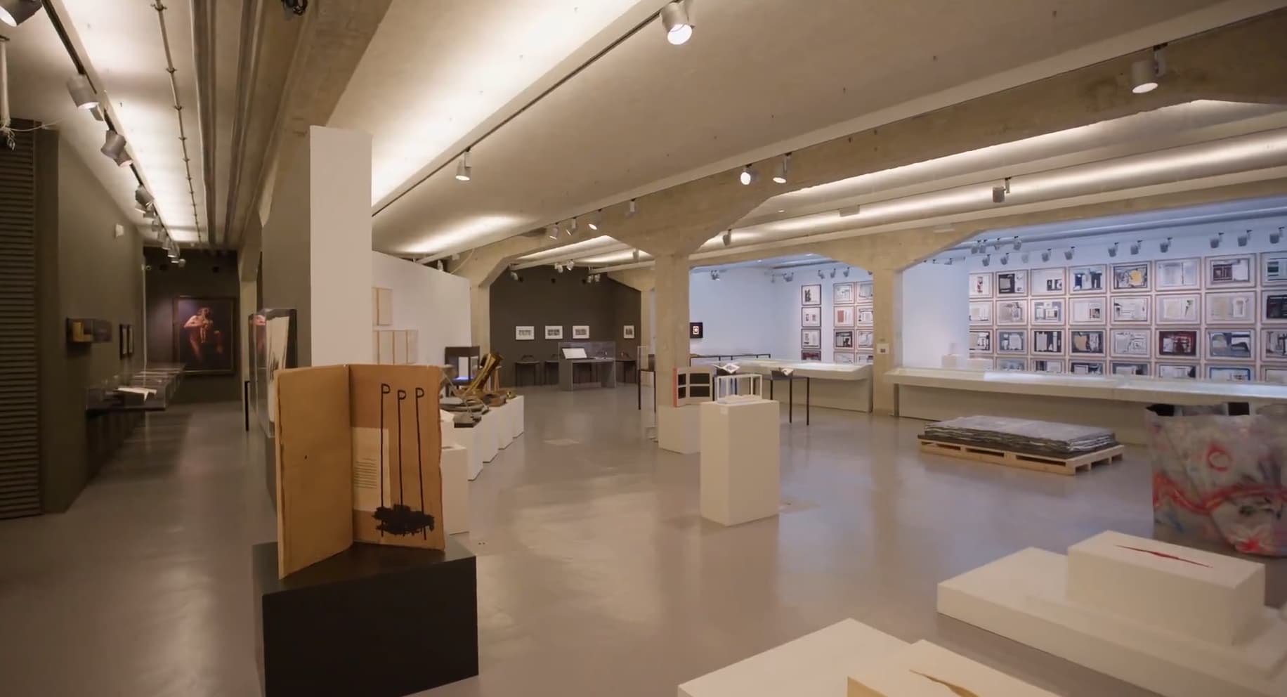 Retail in Madrid, Madrid to rent Interior Photo- Image 1 of 14