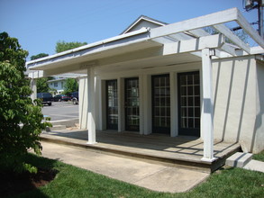 110 W Washington St, Middleburg, VA for rent Building Photo- Image 1 of 5