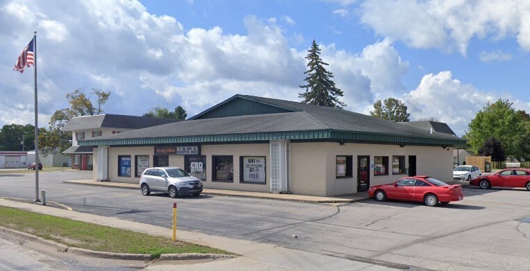 705 N Cedar St, Kalkaska, MI for rent - Building Photo - Image 2 of 4