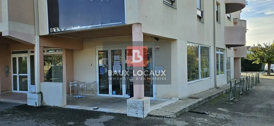 Location Commerce 120 m² - Photo 1