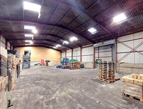 7 Howard Rd, Eaton Socon to rent Interior Photo- Image 1 of 3