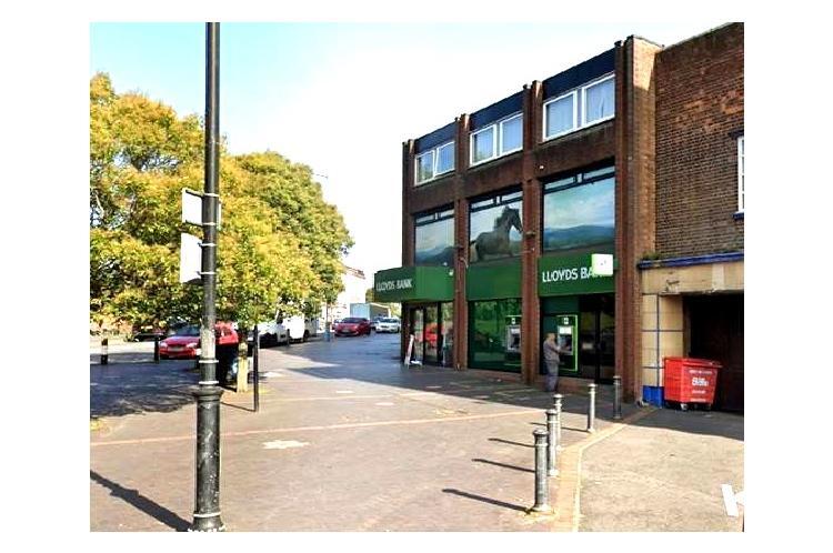 111 Walsall St, Wednesbury for sale - Building Photo - Image 1 of 1