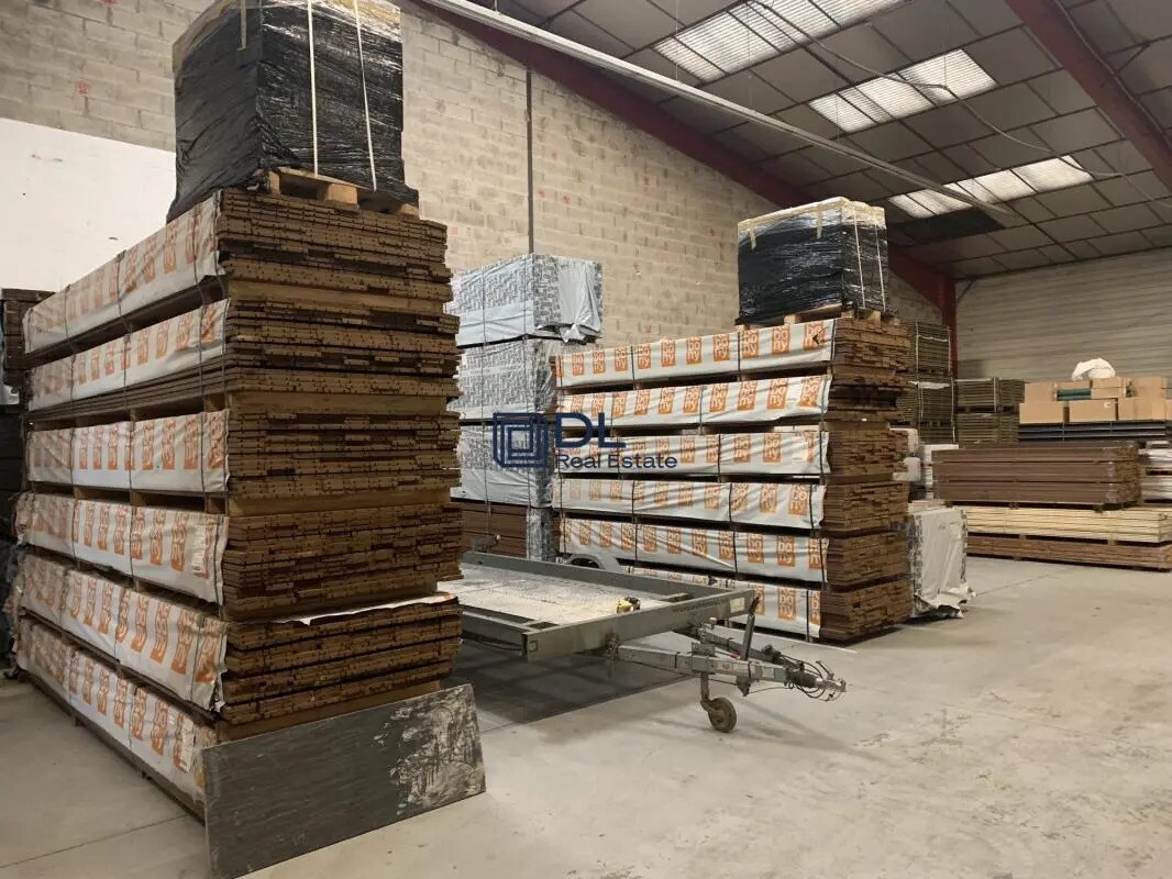 Industrial in Wissous to rent Interior Photo- Image 1 of 6