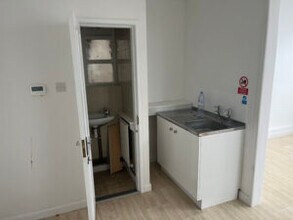 2A The Green, Neston to rent Interior Photo- Image 2 of 4