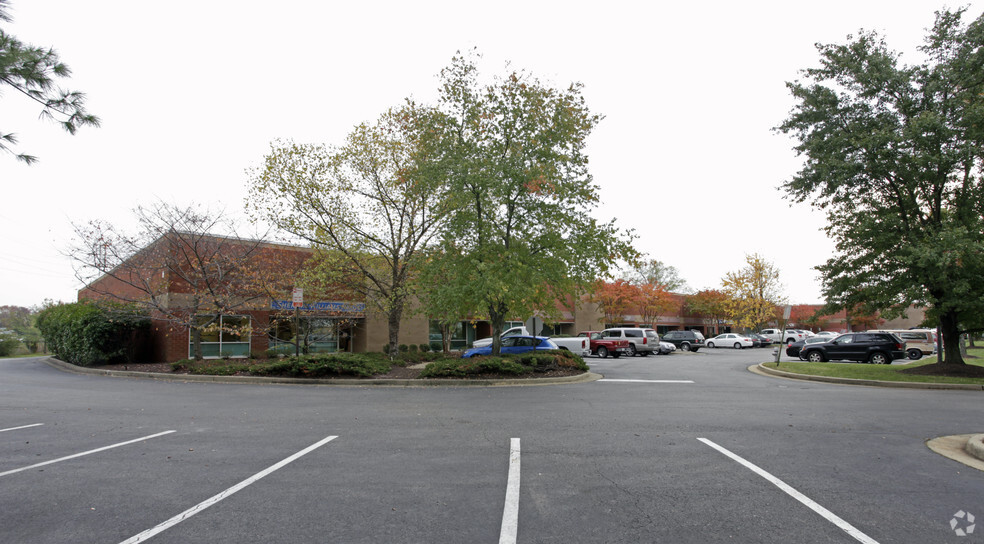 2501-2555 Mechanicsville Tpke, Richmond, VA for rent - Building Photo - Image 1 of 10