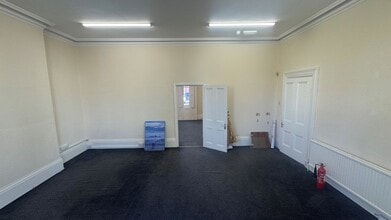 44 Holly Walk, Leamington Spa to rent Interior Photo- Image 1 of 8